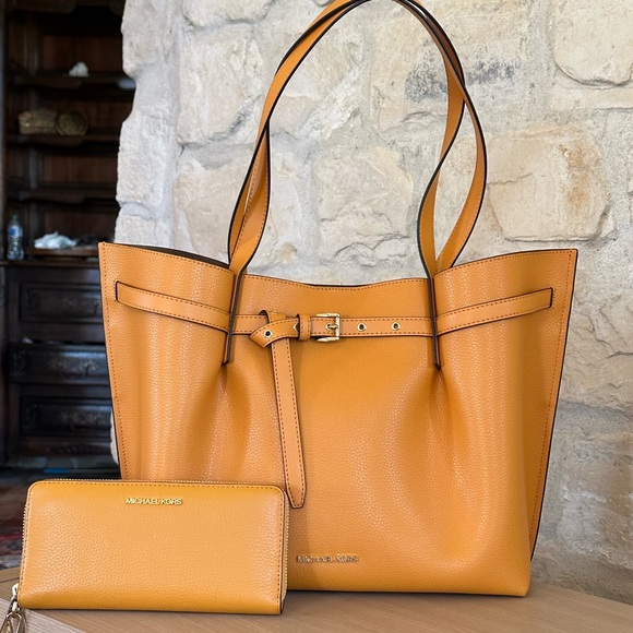 Michael Kors Large Emilia Shoulder Handbag & Wallet set NWT honeycomb - Picture 1 of 13